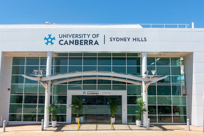 University of Canberra ( Sydney)